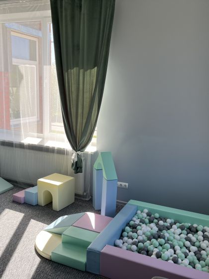 1E8030AE-B0B0-40D1-B914-E0F8669B8A21