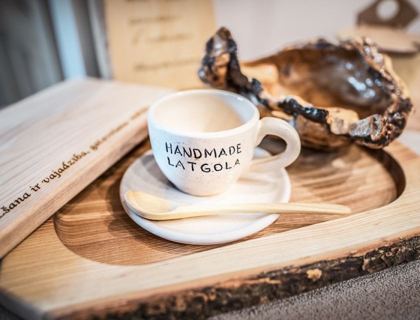 HANDMADE Latgola