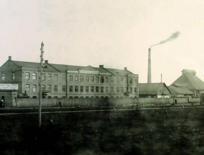 Stikla fabrikas skurstenis